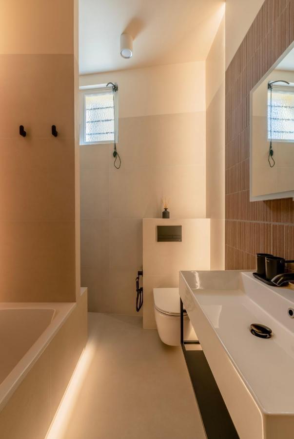 Du Coin, Apartment